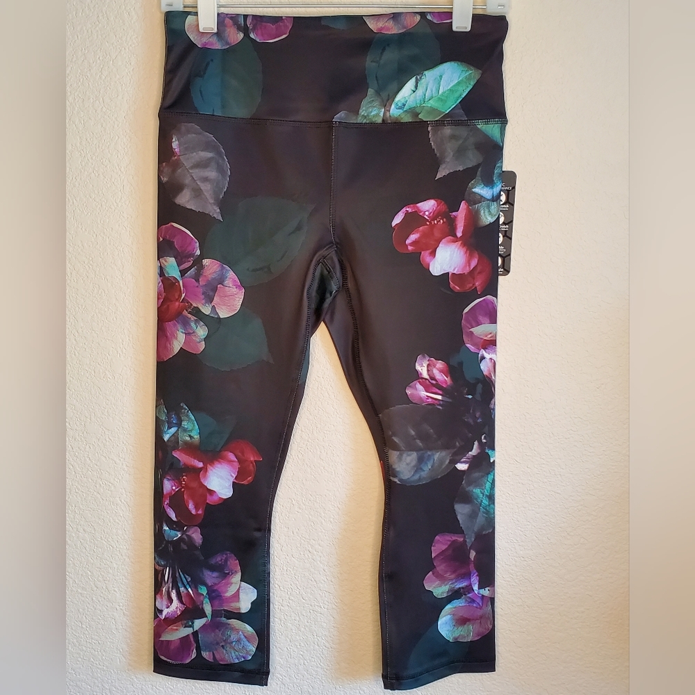 Active Queens Capri Yoga Pants - Picture 3 of 9